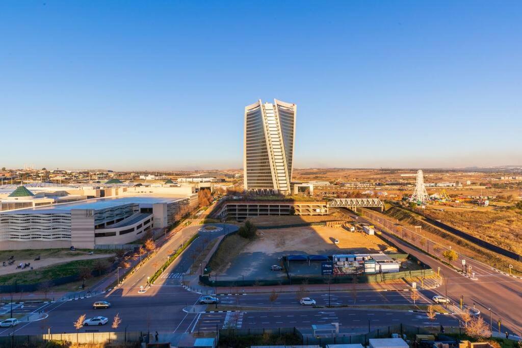 Luxe Cityscape @ Waterfall Ellipse * Midrand