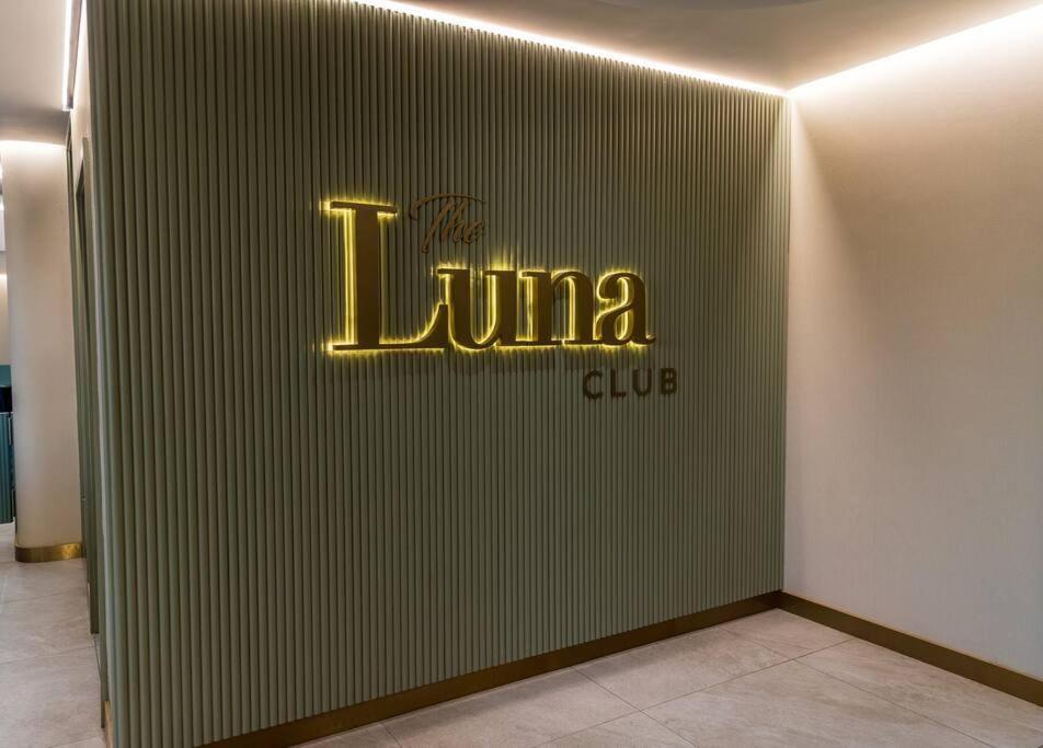 Apartamento Luxe Cityscape @ Waterfall Ellipse