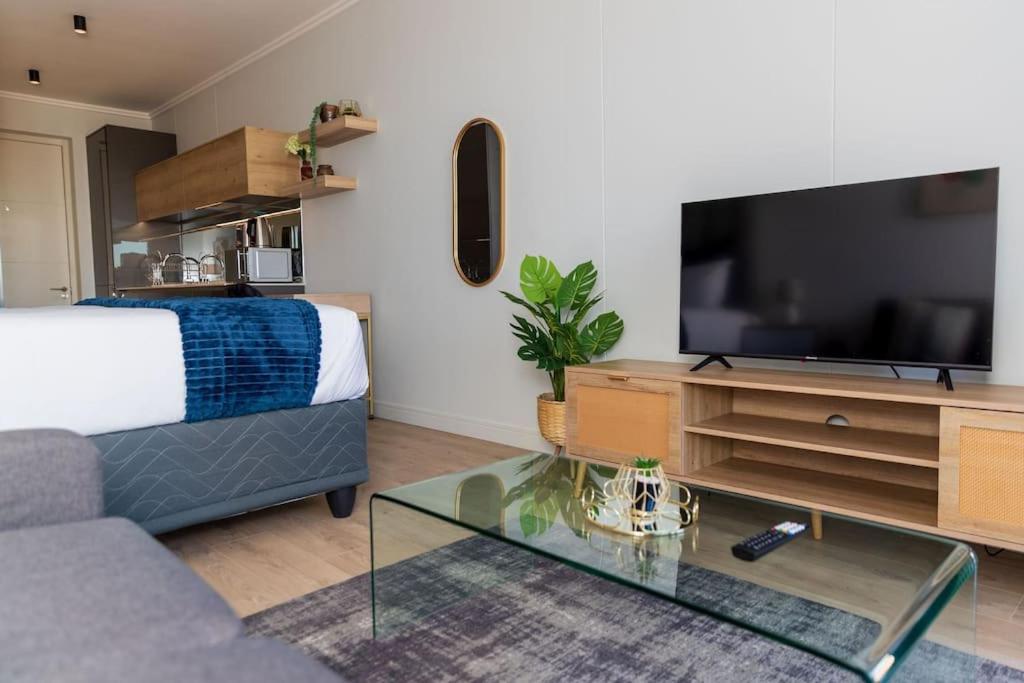 Luxe Cityscape @ Waterfall Ellipse Apartamento Midrand